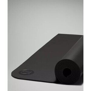 LULULEMON YOGA MAT The Mat 5mm Made With FSC Certified Rubber Textured in Black